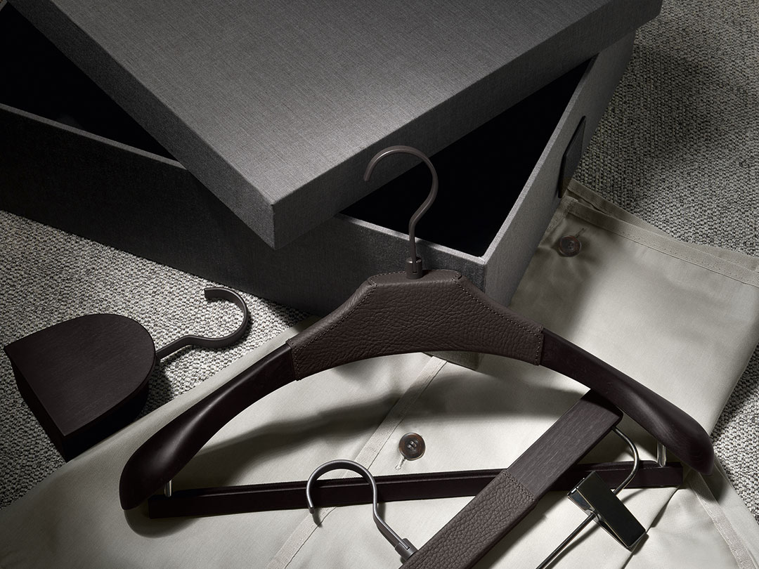 Fittings for the Kitchen-, Bath- and Furniture Industry - Thuresson